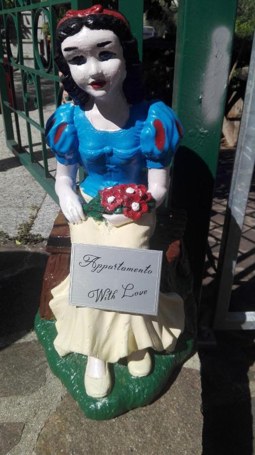 With Love Malcesine Bagian luar foto